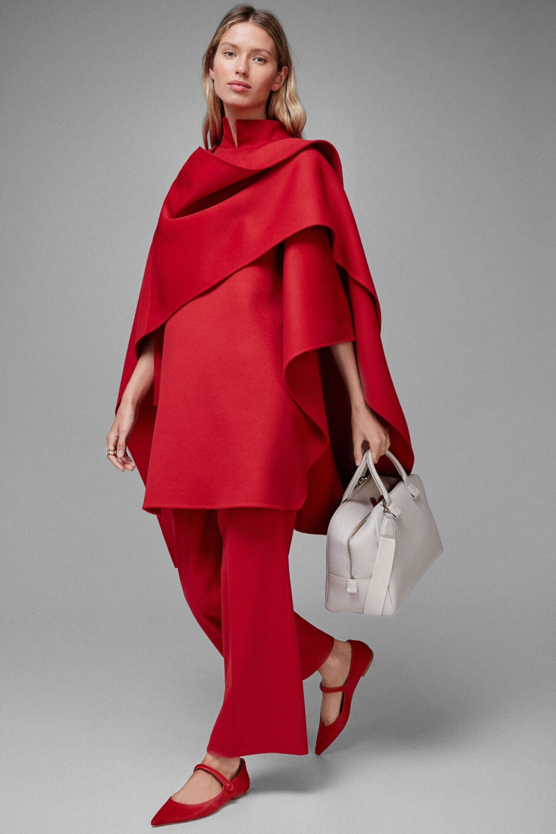 Lea Dina Mohr Seelenmeyer featured in  the Carolina Herrera catalogue for Pre-Fall 2021