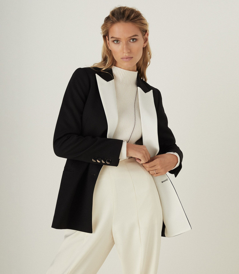 Lea Dina Mohr Seelenmeyer featured in  the Reiss advertisement for Winter 2020