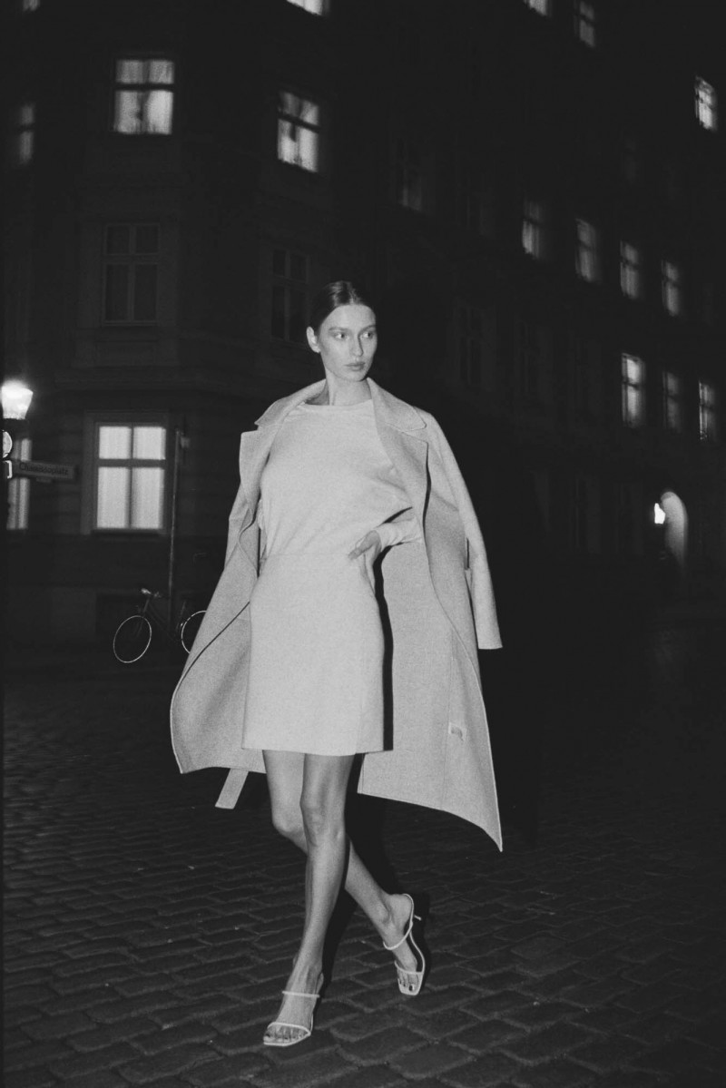 Lea Dina Mohr Seelenmeyer featured in  the Reiss lookbook for Spring/Summer 2021