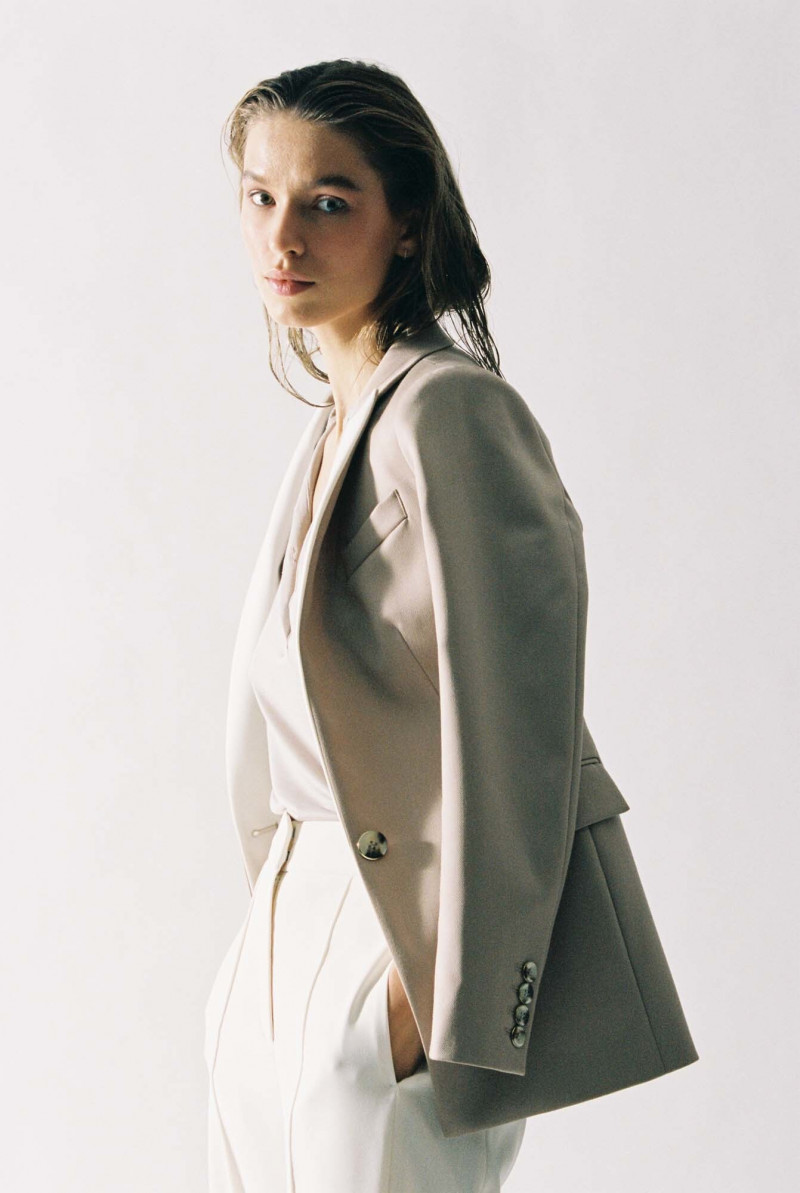 Lea Dina Mohr Seelenmeyer featured in  the Reiss lookbook for Spring/Summer 2021