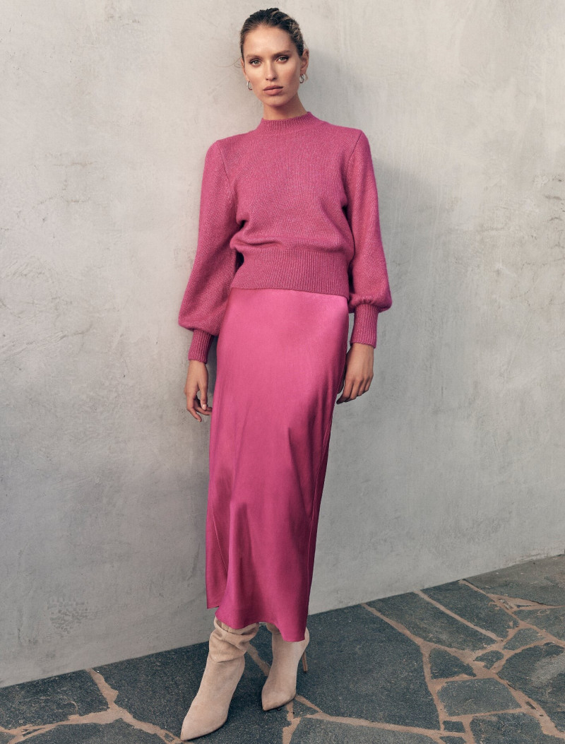 Lea Dina Mohr Seelenmeyer featured in  the Forever New advertisement for Pre-Fall 2022