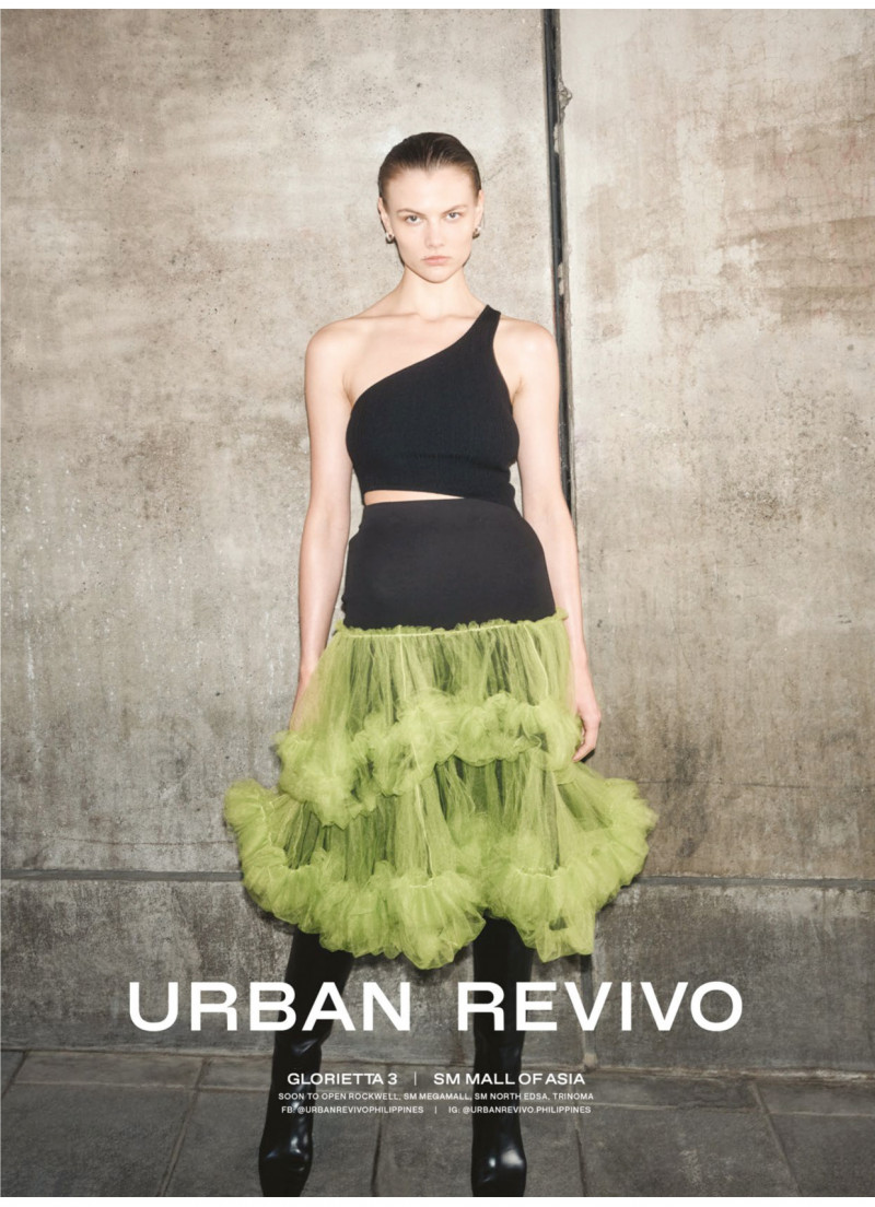 Urban Revivo advertisement for Autumn/Winter 2022