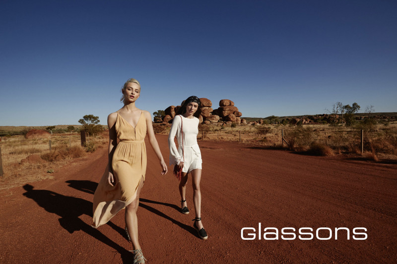 Glassons advertisement for Spring/Summer 2016