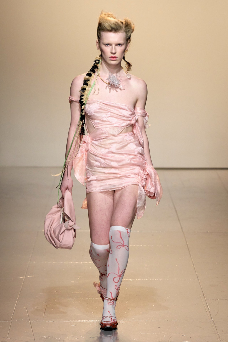 Yuhan Wang fashion show for Autumn/Winter 2023