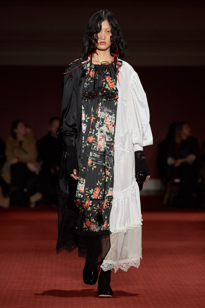 Simone Rocha fashion show for Autumn/Winter 2023