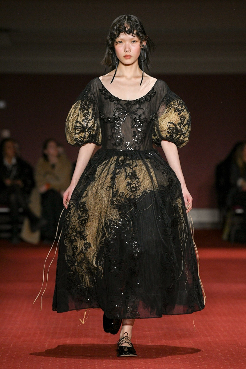 Simone Rocha fashion show for Autumn/Winter 2023