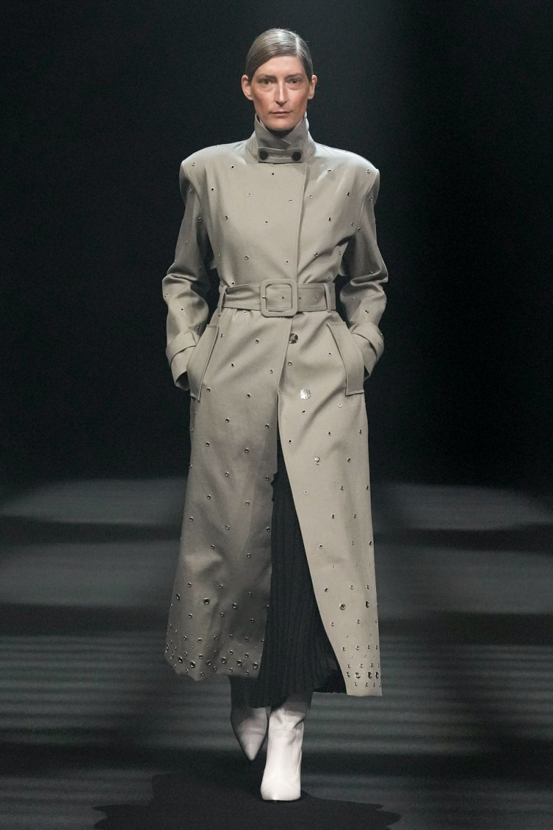 Huishan Zhang fashion show for Autumn/Winter 2023