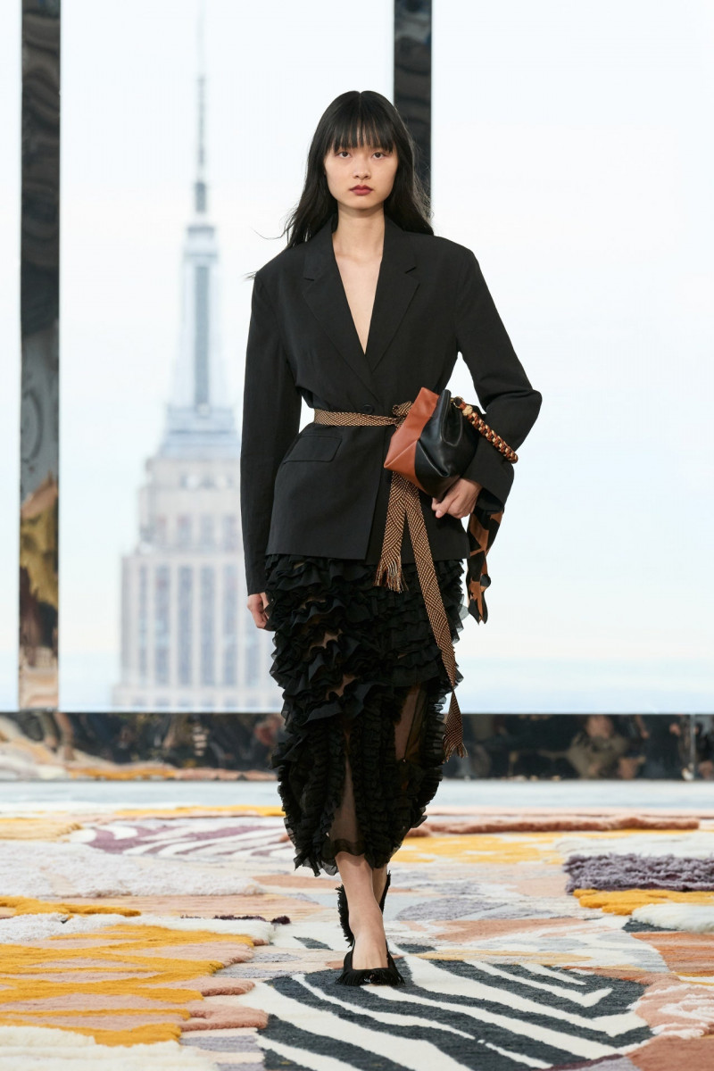 Shuqi Lan featured in  the Ulla Johnson fashion show for Autumn/Winter 2023