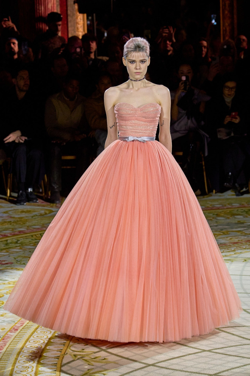 Viktor & Rolf fashion show for Spring/Summer 2023