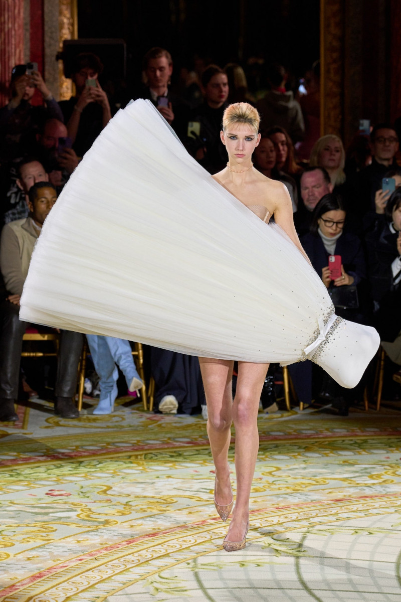 Viktor & Rolf fashion show for Spring/Summer 2023