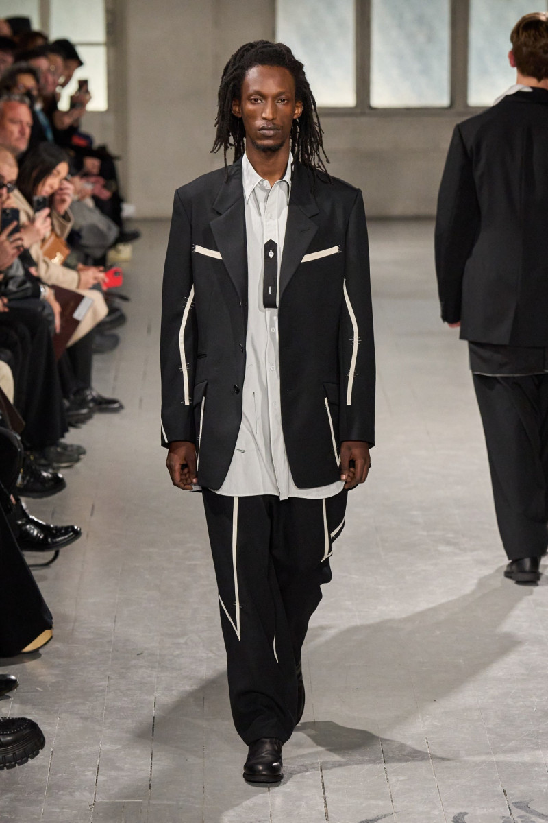 Yohji Yamamoto fashion show for Autumn/Winter 2023