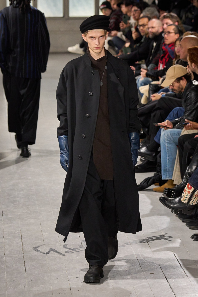 Yohji Yamamoto fashion show for Autumn/Winter 2023