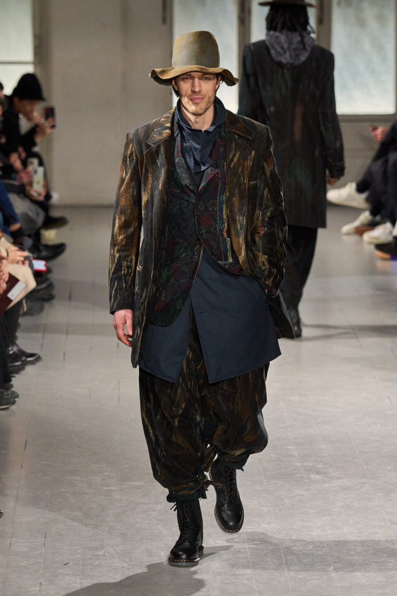 Yohji Yamamoto fashion show for Autumn/Winter 2023