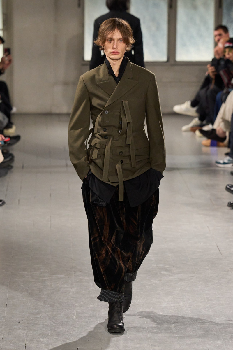 Yohji Yamamoto fashion show for Autumn/Winter 2023