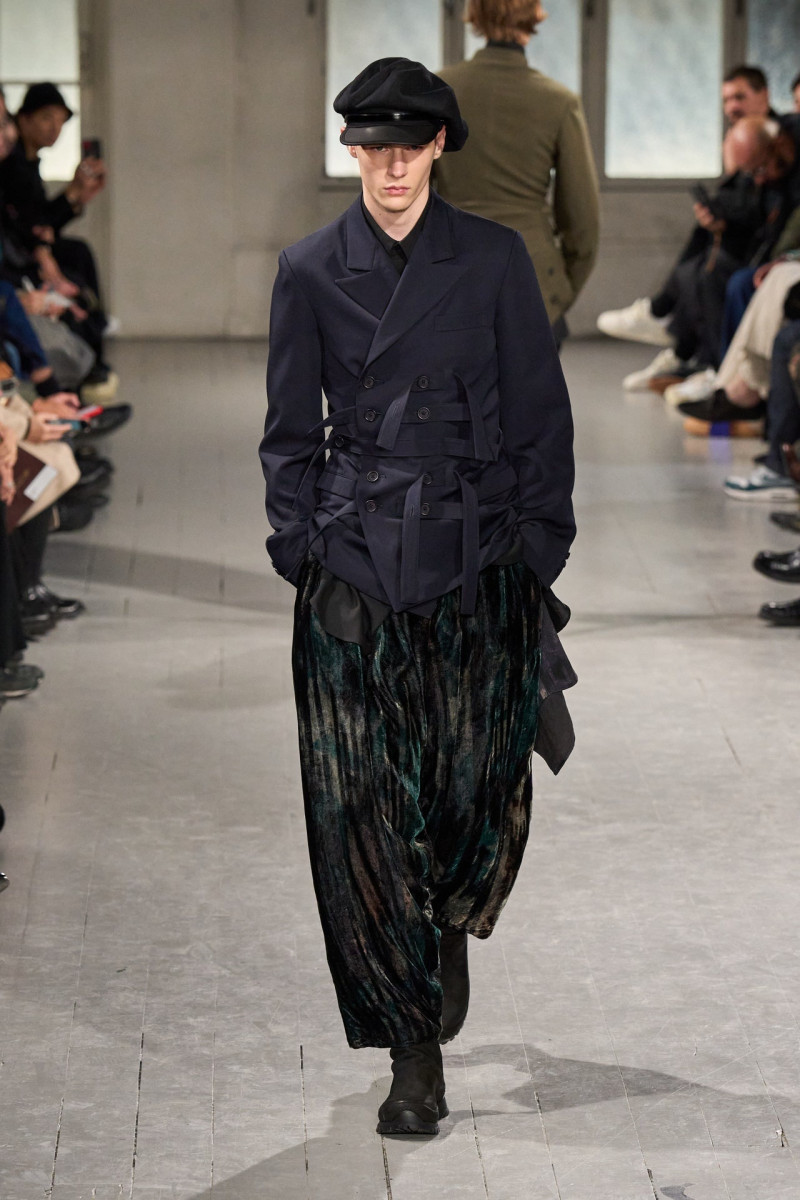 Yohji Yamamoto fashion show for Autumn/Winter 2023