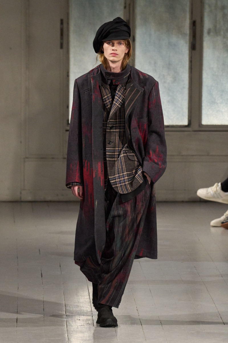 Yohji Yamamoto fashion show for Autumn/Winter 2023