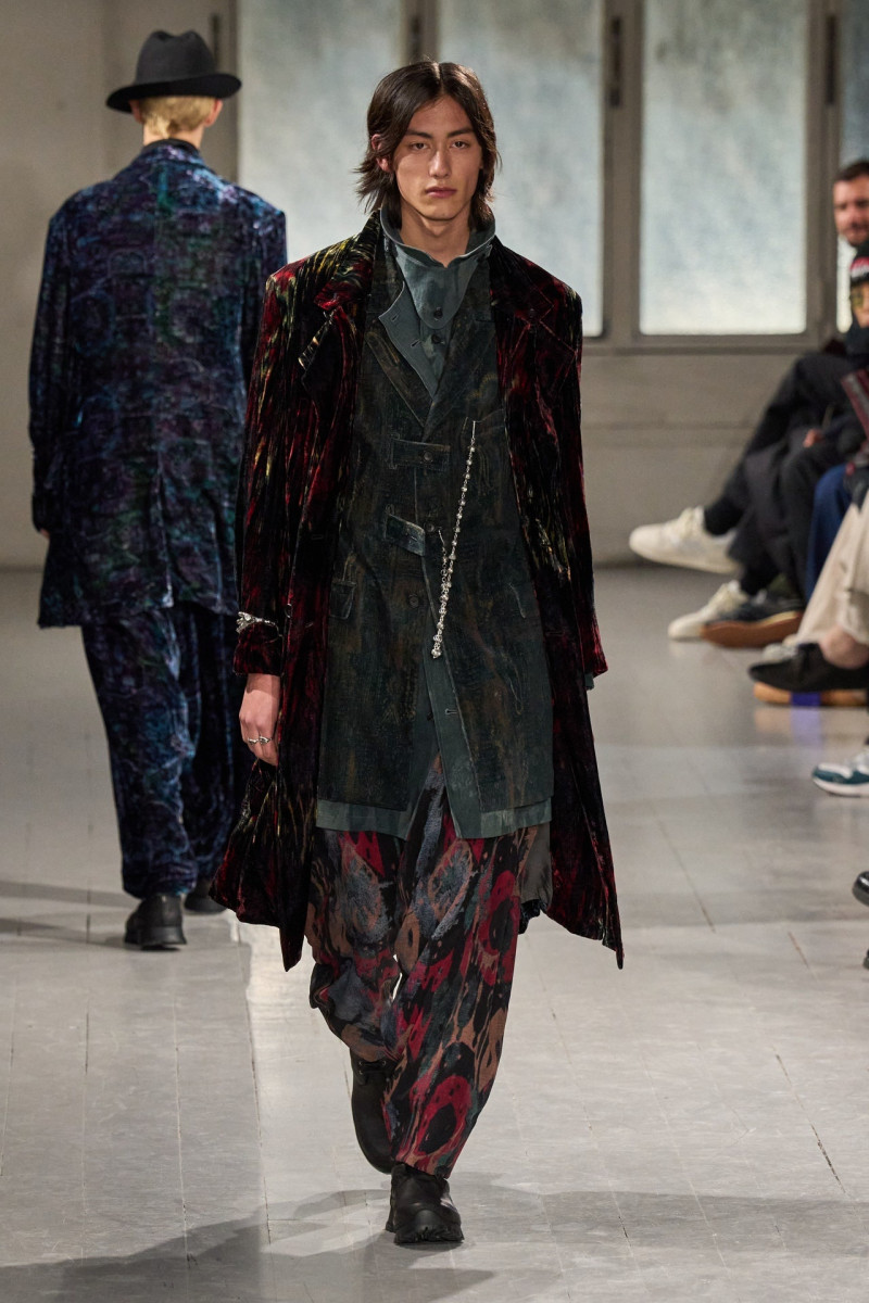 Yohji Yamamoto fashion show for Autumn/Winter 2023