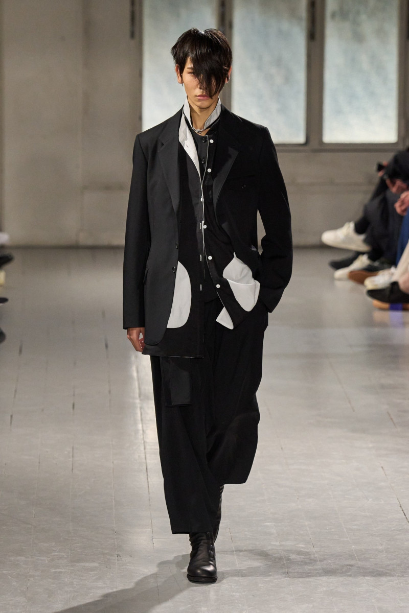 Yohji Yamamoto fashion show for Autumn/Winter 2023