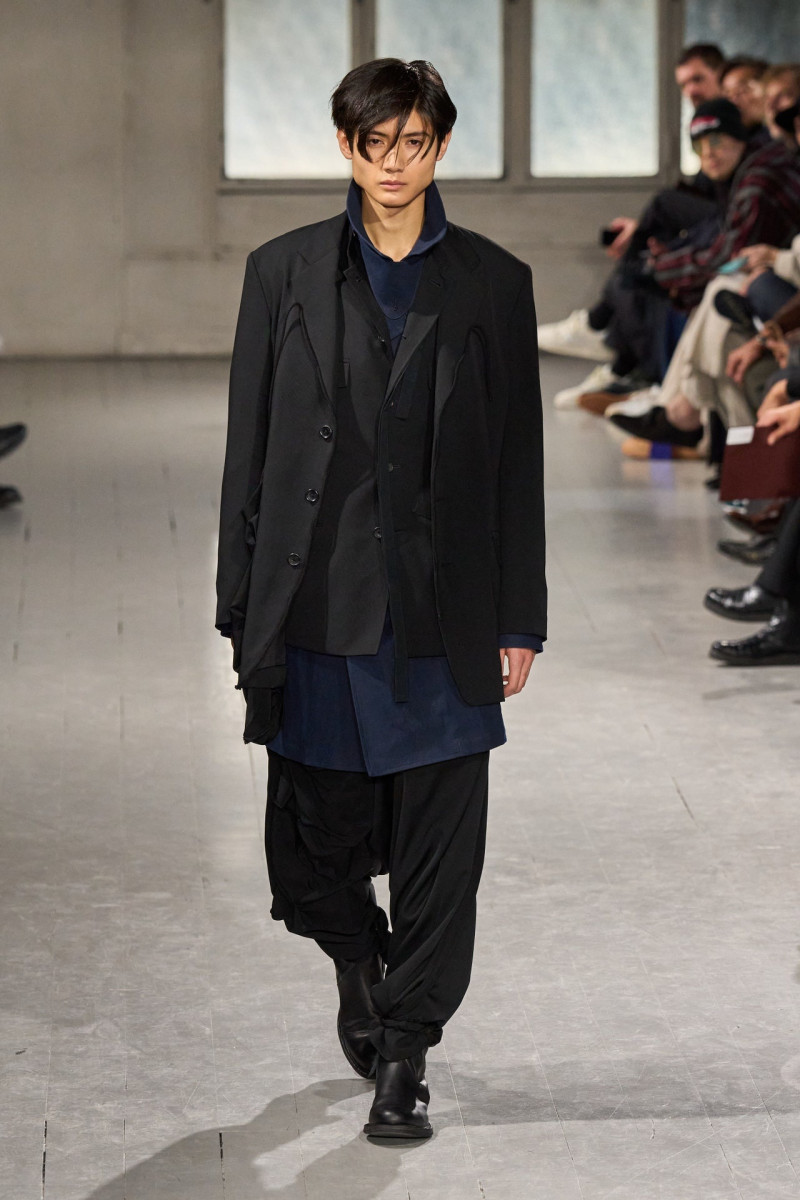 Yohji Yamamoto fashion show for Autumn/Winter 2023