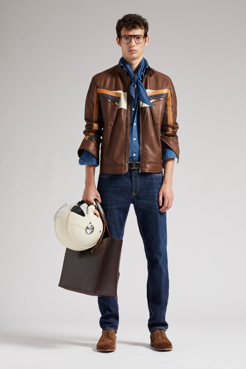 Tod\'s lookbook for Spring/Summer 2020