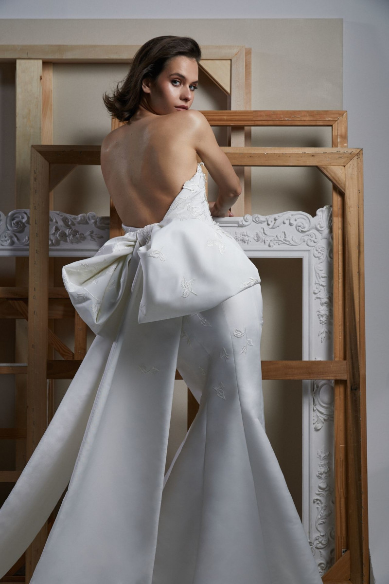 Oscar de la Renta Bridal lookbook for Spring/Summer 2023
