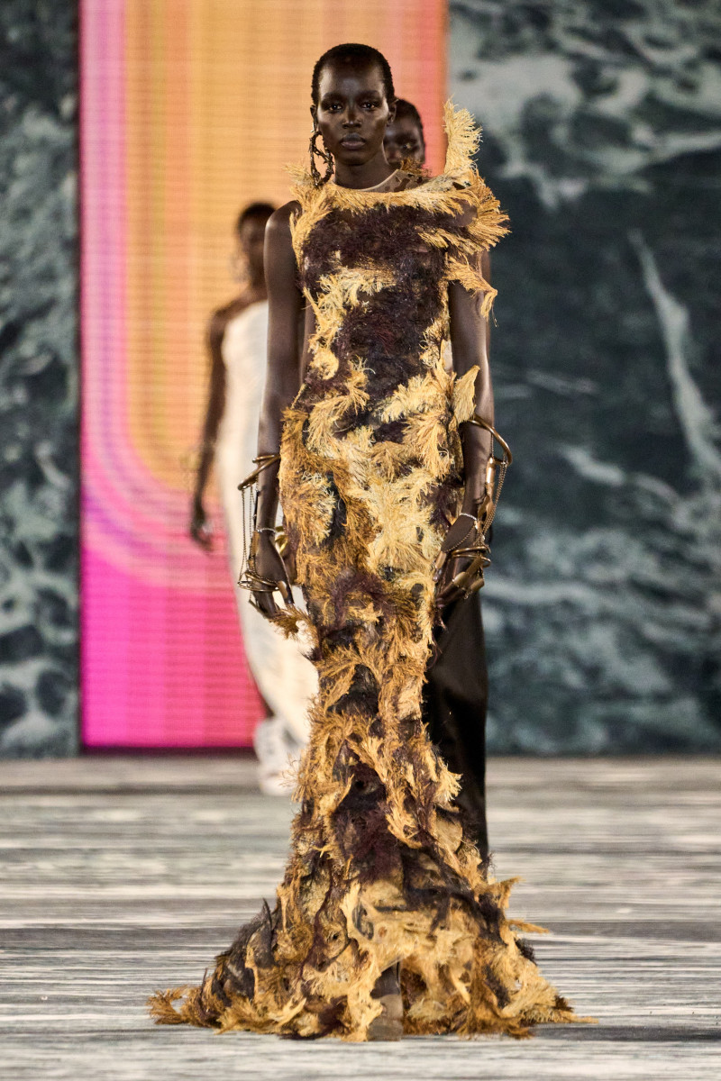 Akuol Deng Atem featured in  the Balmain fashion show for Spring/Summer 2023