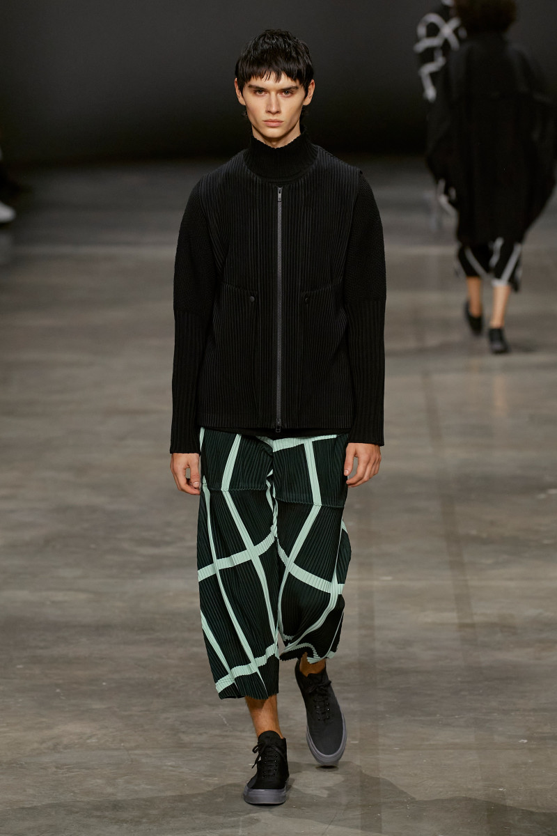 Homme Plissé Issey Miyake fashion show for Autumn/Winter 2023