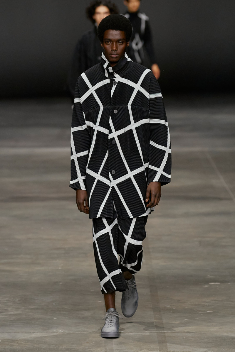 Homme Plissé Issey Miyake fashion show for Autumn/Winter 2023