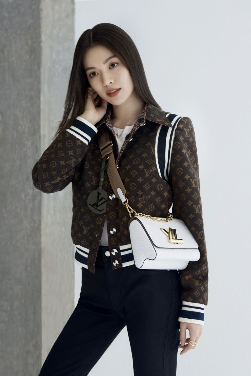 Louis Vuitton Twist Handbags advertisement for Autumn/Winter 2020