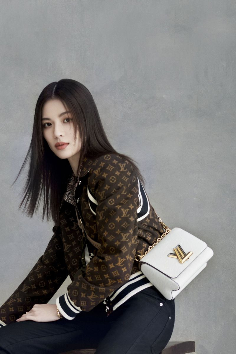 Louis Vuitton Twist Handbags advertisement for Autumn/Winter 2020