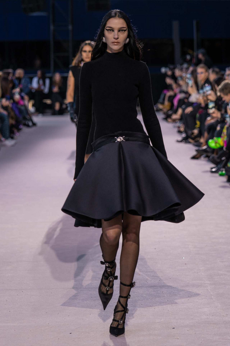 Mariacarla Boscono featured in  the Versace fashion show for Autumn/Winter 2023