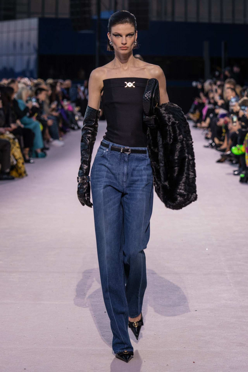 Mila van Eeten featured in  the Versace fashion show for Autumn/Winter 2023