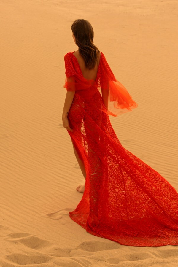 Angelina Pirtskhalava featured in  the Apilat advertisement for Spring/Summer 2023