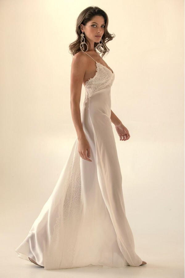 Angelina Pirtskhalava featured in  the Apilat advertisement for Spring/Summer 2023