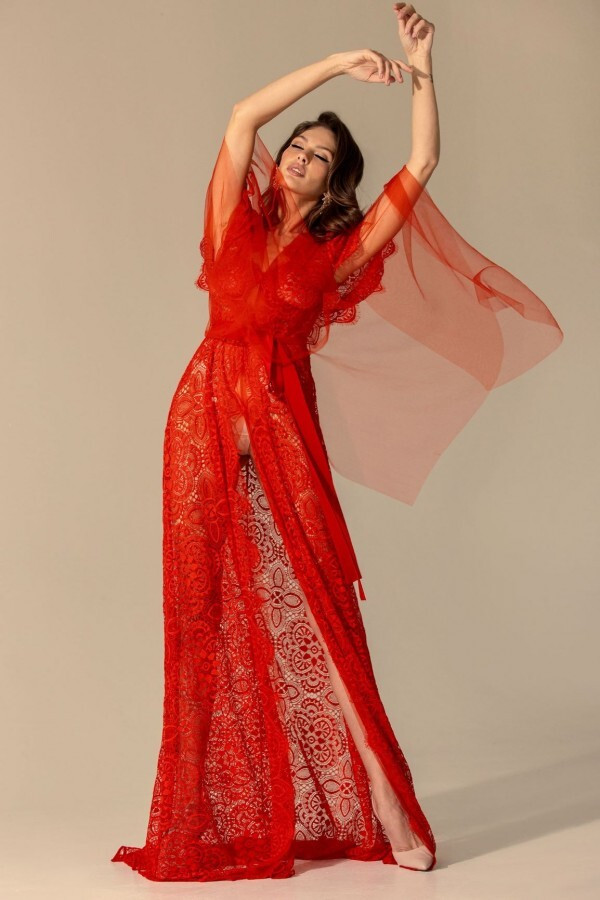 Angelina Pirtskhalava featured in  the Apilat advertisement for Spring/Summer 2023