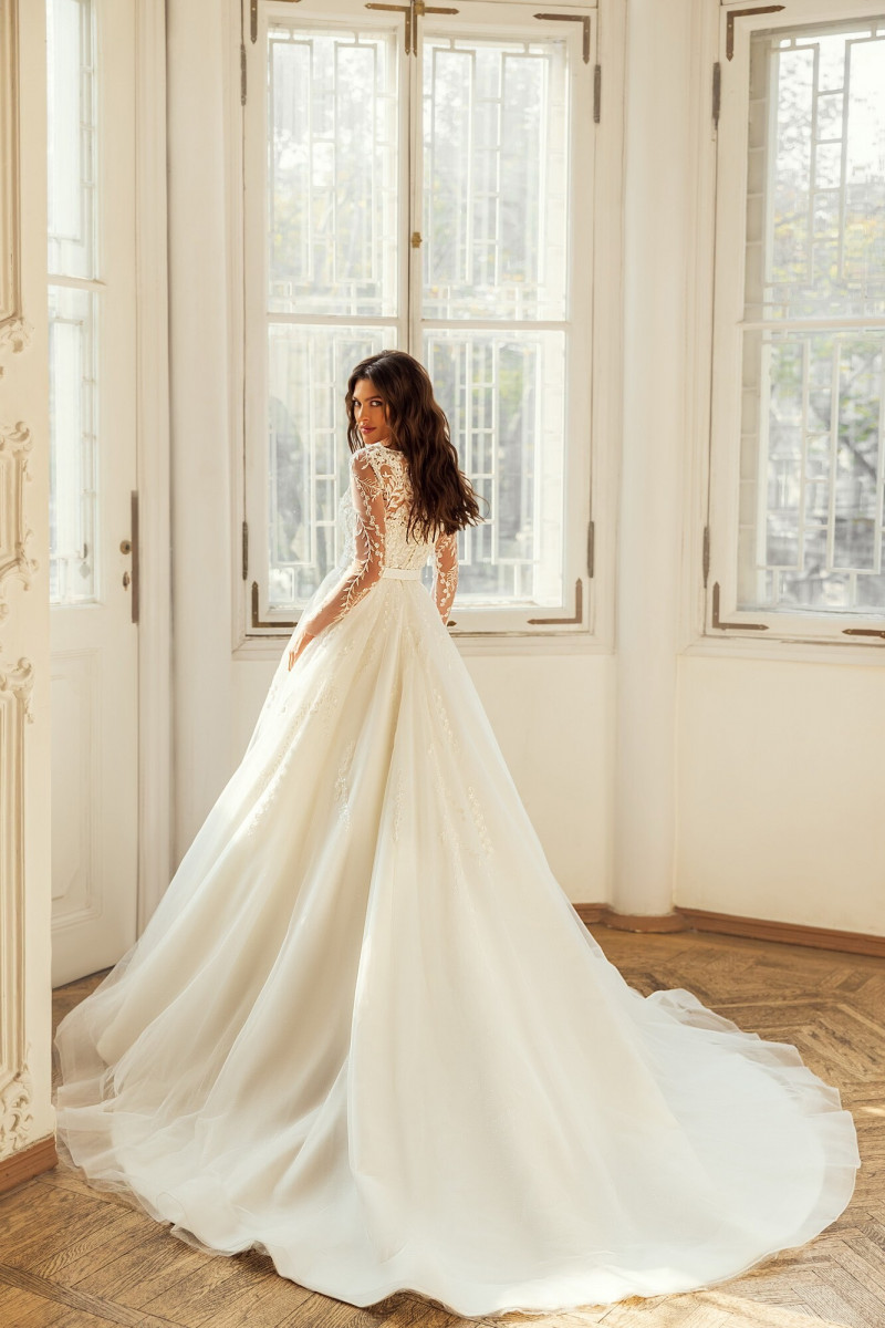 Angelina Pirtskhalava featured in  the Luce Sposa catalogue for Spring/Summer 2023