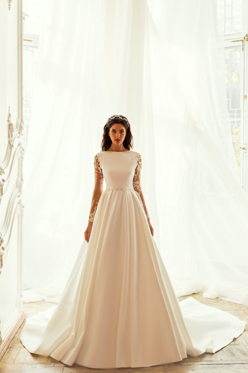 Angelina Pirtskhalava featured in  the Luce Sposa catalogue for Spring/Summer 2023