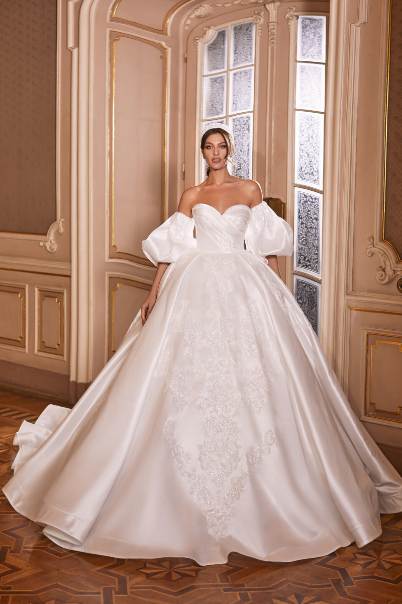 Angelina Pirtskhalava featured in  the Ricca Sposa catalogue for Autumn/Winter 2022