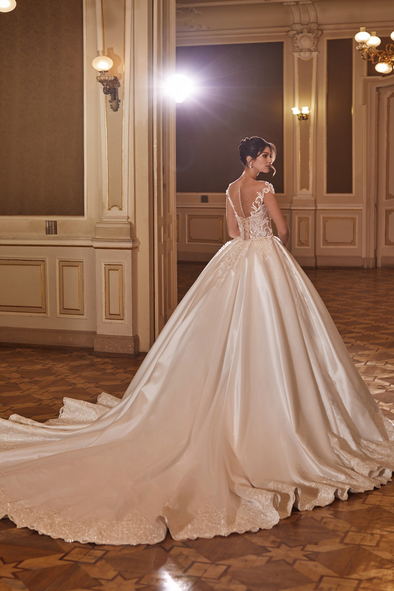 Angelina Pirtskhalava featured in  the Ricca Sposa catalogue for Autumn/Winter 2022