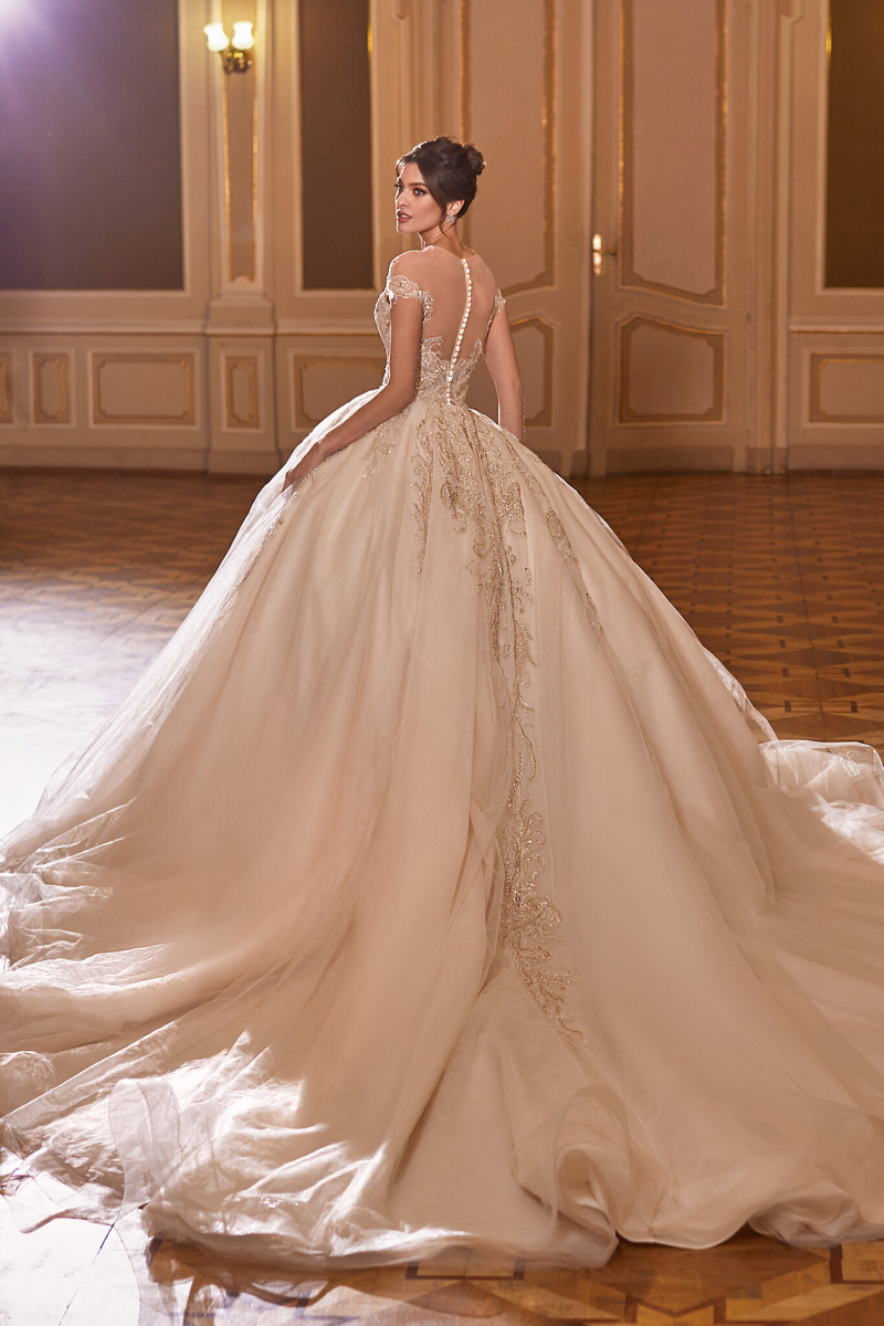 Angelina Pirtskhalava featured in  the Ricca Sposa catalogue for Autumn/Winter 2022