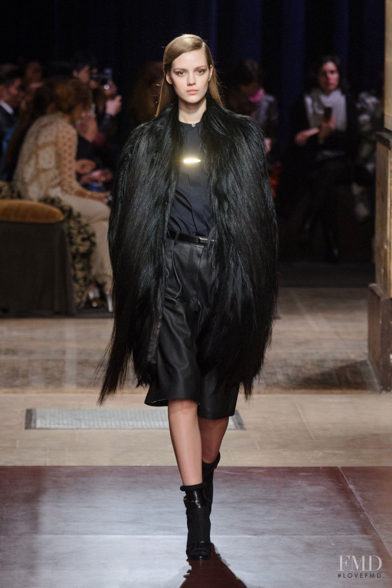 Esther Heesch featured in  the Hermès fashion show for Autumn/Winter 2014