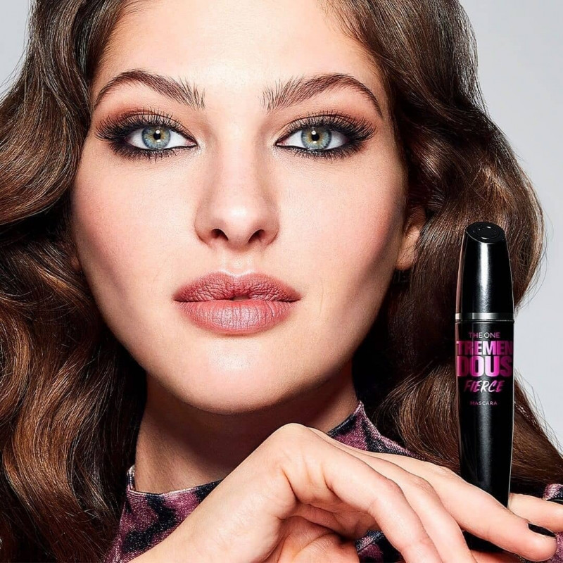 Angelina Pirtskhalava featured in  the Oriflame advertisement for Autumn/Winter 2019