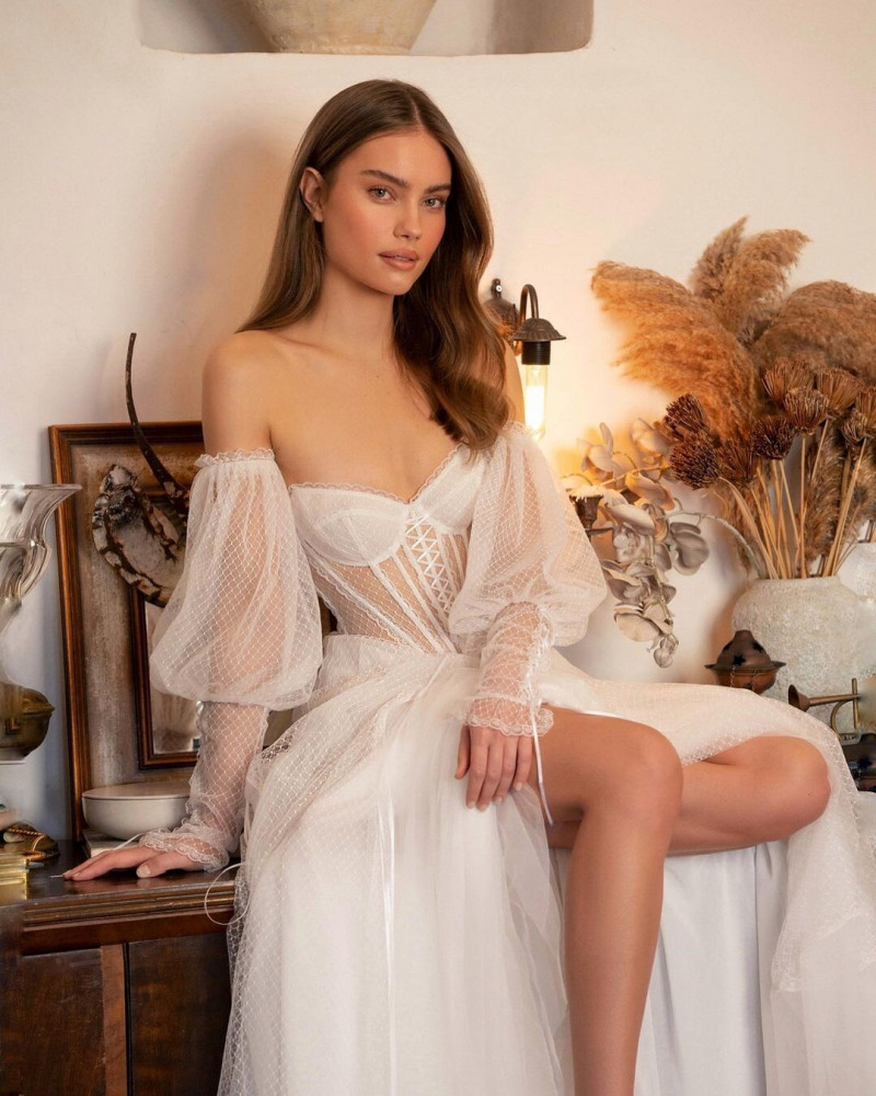 Daria Piotrowiak featured in  the Yosi Mizrachi lookbook for Summer 2023