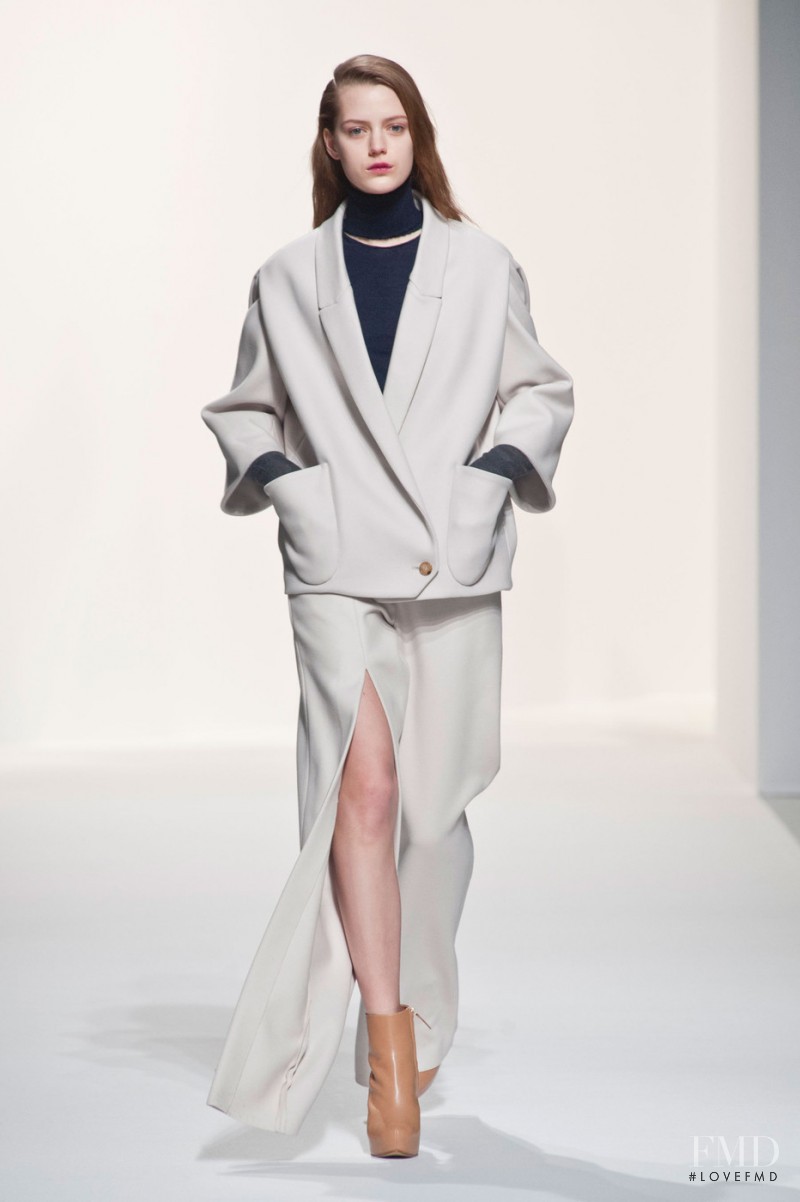 Esther Heesch featured in  the Hussein Chalayan fashion show for Autumn/Winter 2014