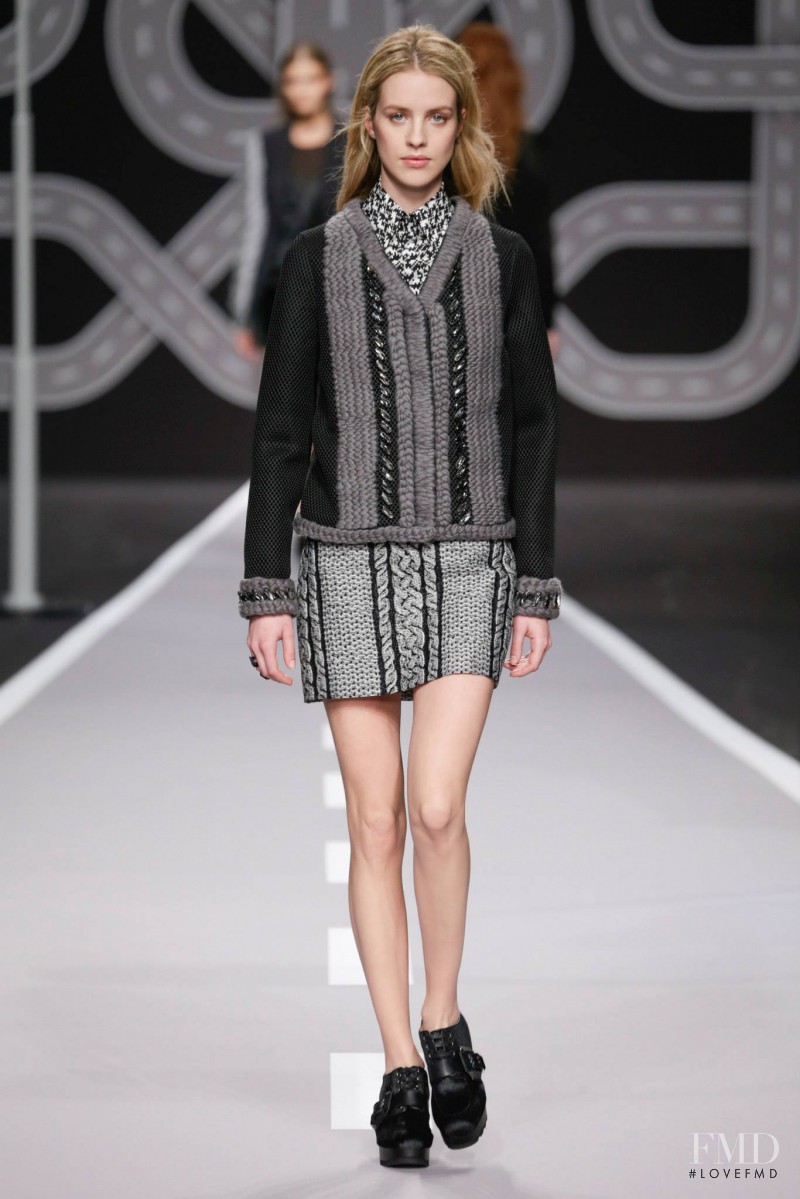 Julia Frauche featured in  the Viktor & Rolf fashion show for Autumn/Winter 2014