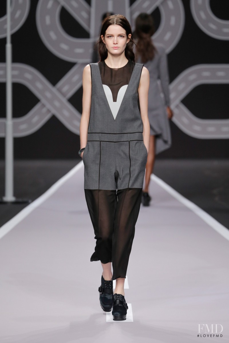 Zlata Mangafic featured in  the Viktor & Rolf fashion show for Autumn/Winter 2014