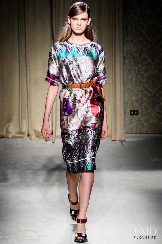 Joanna Tatarka featured in  the Aquilano.Rimondi fashion show for Spring/Summer 2014