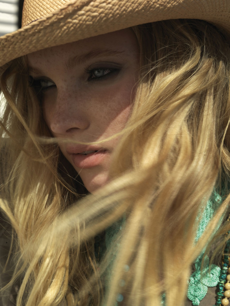 Elsa Hosk featured in  the Calzedonia advertisement for Spring/Summer 2009
