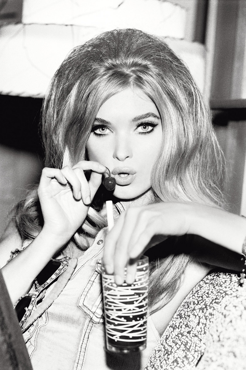 Elsa Hosk featured in  the Guess advertisement for Autumn/Winter 2010