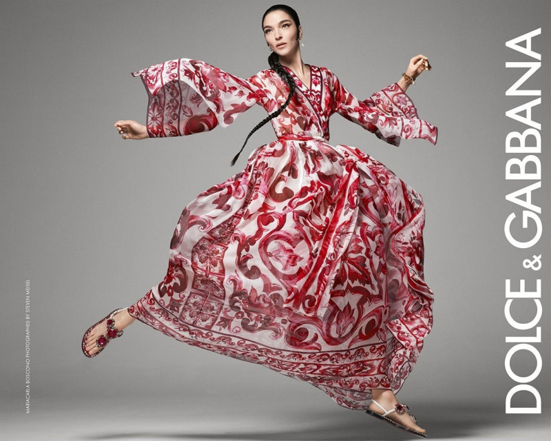 Mariacarla Boscono featured in  the Dolce & Gabbana Maiolica  advertisement for Pre-Fall 2023